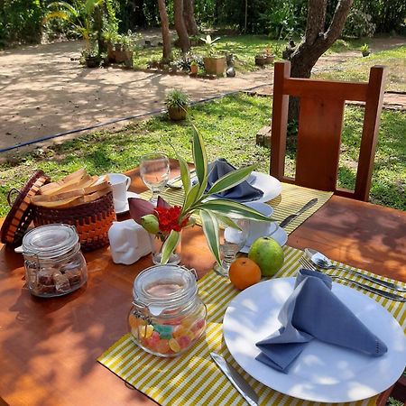 Hotel Chanara Sigiriya Exteriör bild